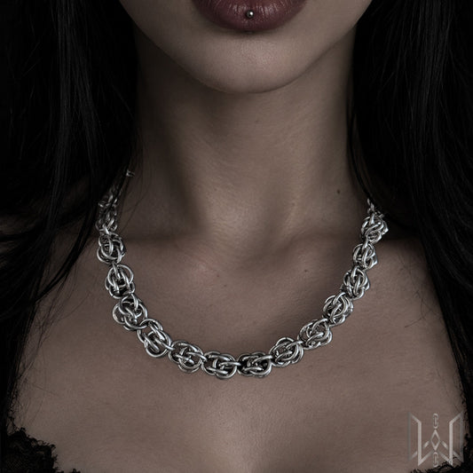 Sweet Pea Chainmaille Necklace #1002