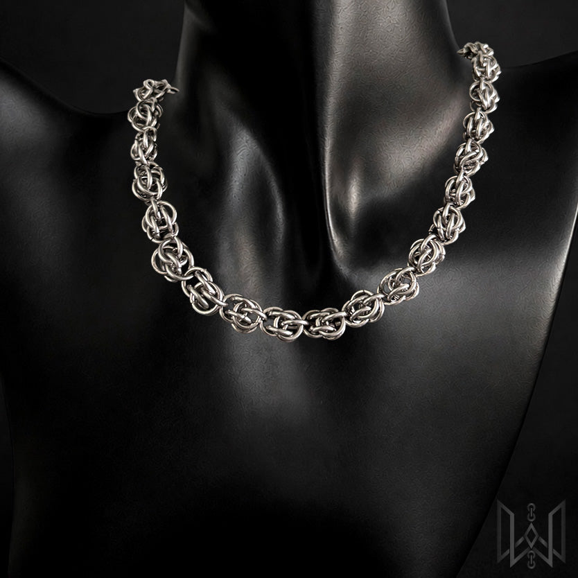 Sweet Pea Chainmaille Necklace #1002