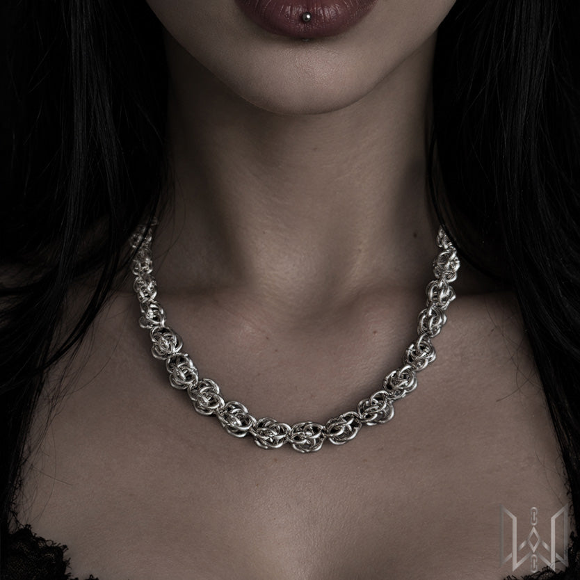 Sweet Pea Chainmaille Necklace #1002