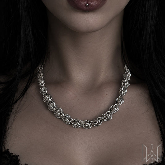 Sweet Pea Chainmaille Necklace #1002